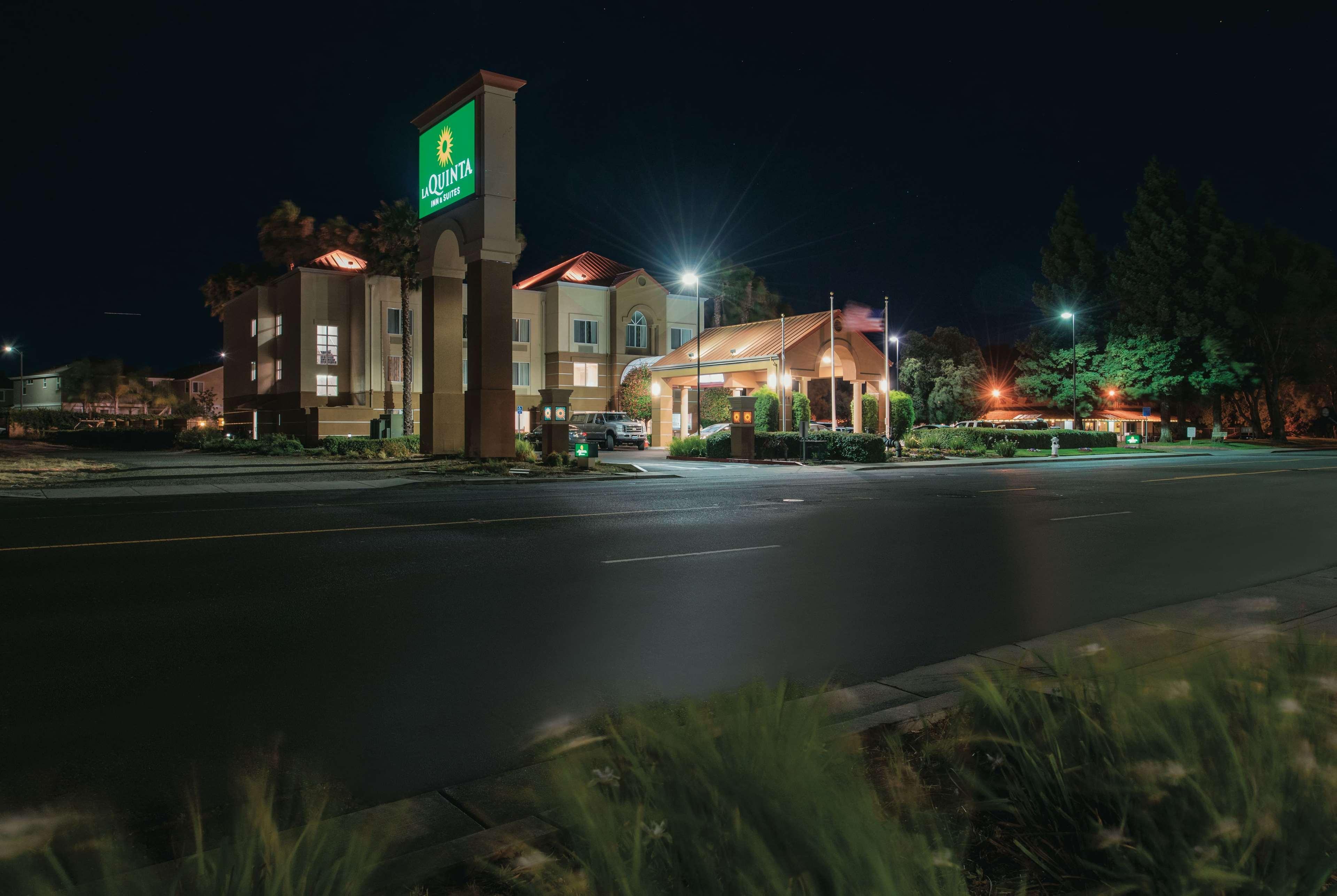 La Quinta By Wyndham Fairfield - Napa Valley Hotel Exterior photo