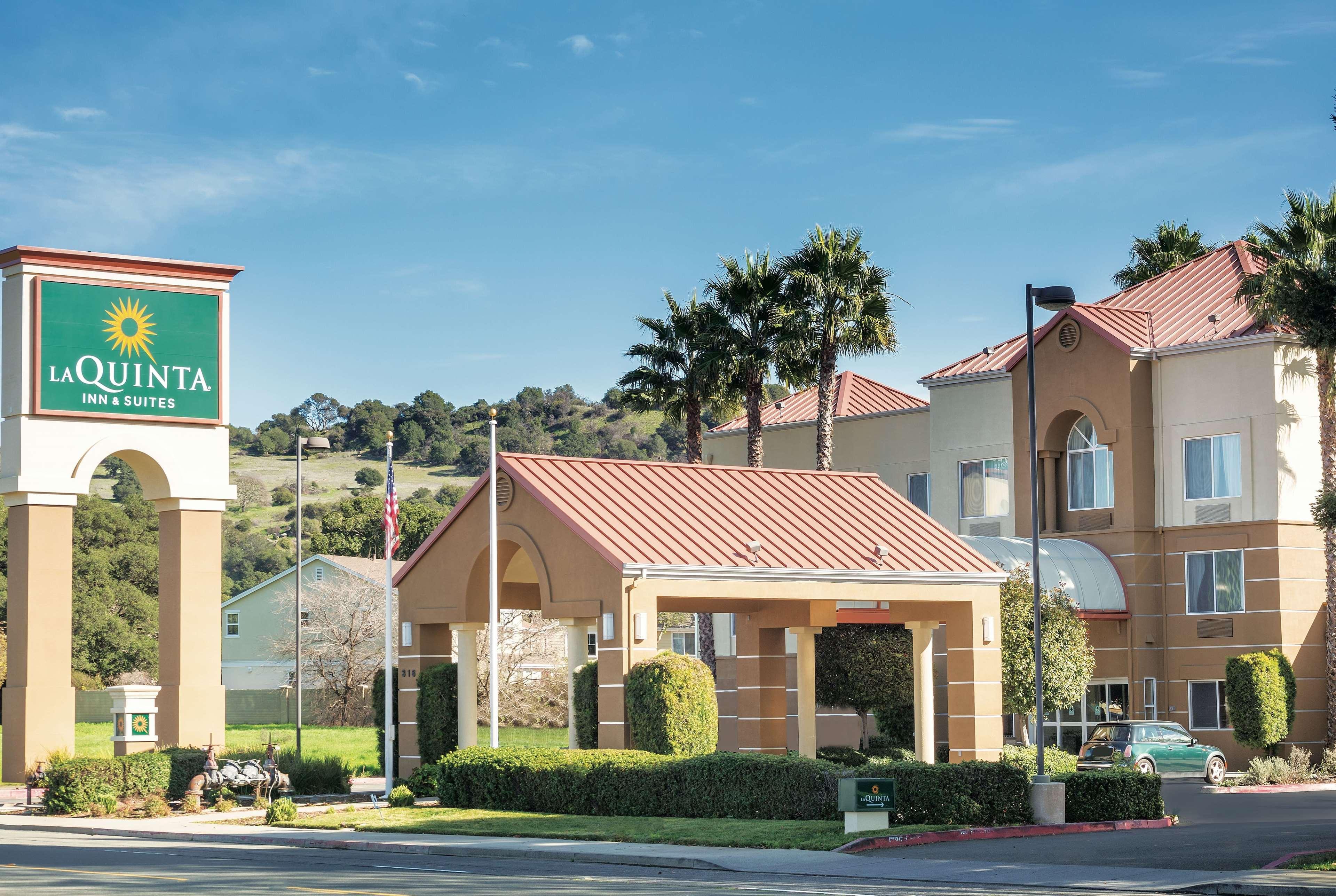 La Quinta By Wyndham Fairfield - Napa Valley Hotel Exterior photo