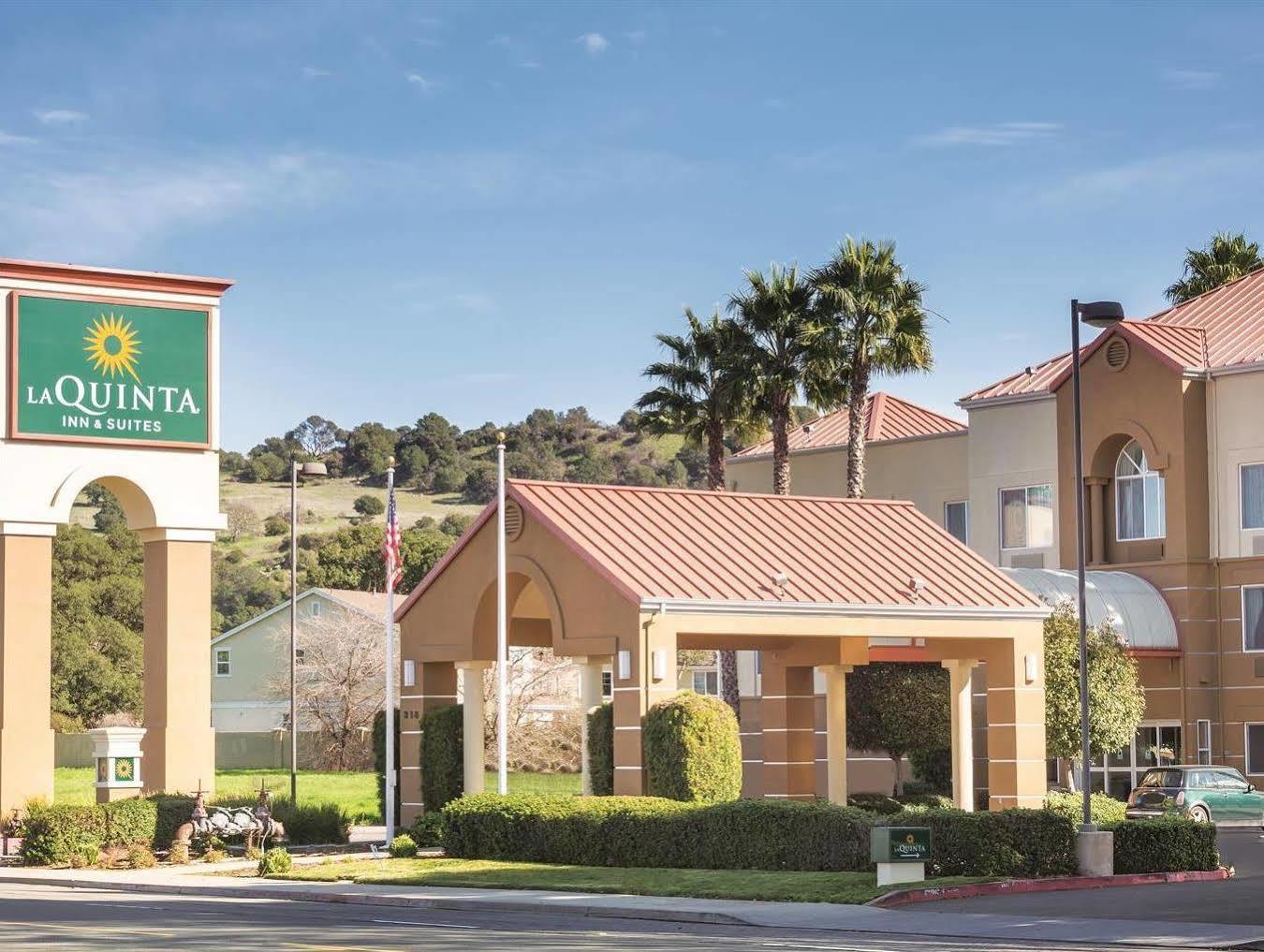 La Quinta By Wyndham Fairfield - Napa Valley Hotel Exterior photo